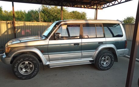 Mitsubishi Pajero III рестайлинг, 1993 год, 680 000 рублей, 1 фотография