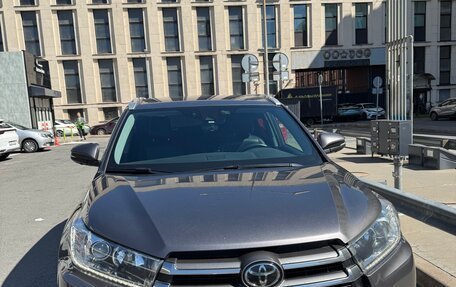 Toyota Highlander III, 2018 год, 3 700 000 рублей, 1 фотография