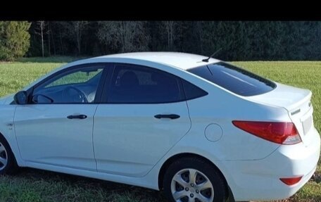 Hyundai Solaris II рестайлинг, 2012 год, 680 000 рублей, 4 фотография