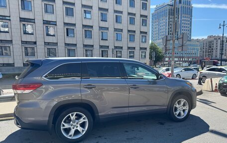 Toyota Highlander III, 2018 год, 3 700 000 рублей, 5 фотография