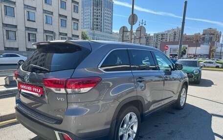 Toyota Highlander III, 2018 год, 3 700 000 рублей, 4 фотография