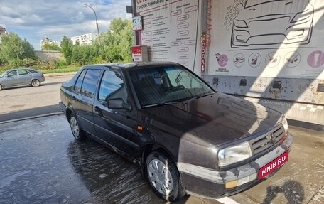 Volkswagen Vento, 1994 год, 155 000 рублей, 1 фотография