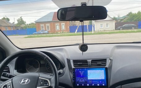 Hyundai Solaris II рестайлинг, 2015 год, 910 000 рублей, 9 фотография
