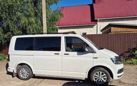 Volkswagen Multivan T6 рестайлинг, 2015 год, 3 800 000 рублей, 2 фотография