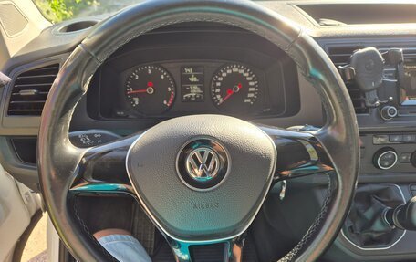 Volkswagen Multivan T6 рестайлинг, 2015 год, 3 800 000 рублей, 5 фотография