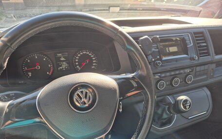 Volkswagen Multivan T6 рестайлинг, 2015 год, 3 800 000 рублей, 6 фотография