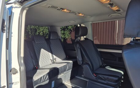 Volkswagen Multivan T6 рестайлинг, 2015 год, 3 800 000 рублей, 10 фотография