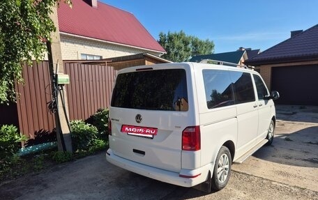 Volkswagen Multivan T6 рестайлинг, 2015 год, 3 800 000 рублей, 3 фотография