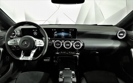 Mercedes-Benz CLA AMG, 2019 год, 4 145 000 рублей, 13 фотография