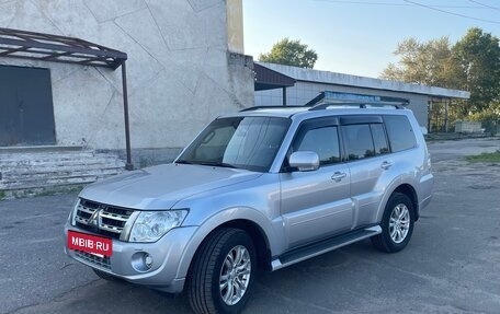 Mitsubishi Pajero IV, 2011 год, 2 050 000 рублей, 5 фотография