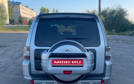 Mitsubishi Pajero IV, 2011 год, 2 050 000 рублей, 4 фотография