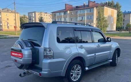 Mitsubishi Pajero IV, 2011 год, 2 050 000 рублей, 3 фотография