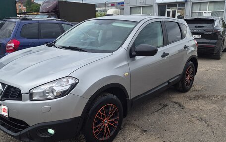 Nissan Qashqai, 2011 год, 900 000 рублей, 2 фотография