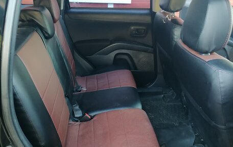Mitsubishi Outlander III рестайлинг 3, 2010 год, 870 000 рублей, 9 фотография
