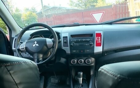 Mitsubishi Outlander III рестайлинг 3, 2010 год, 870 000 рублей, 8 фотография
