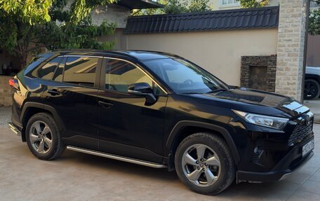 Toyota RAV4, 2020 год, 3 200 000 рублей, 2 фотография