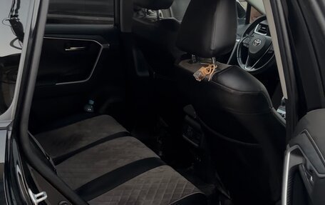 Toyota RAV4, 2020 год, 3 200 000 рублей, 9 фотография