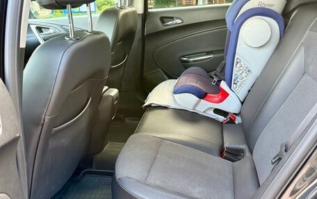 Opel Astra J, 2011 год, 600 000 рублей, 28 фотография