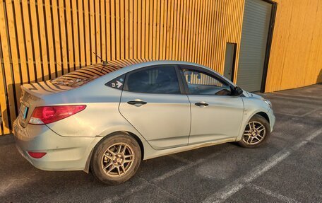 Hyundai Solaris II рестайлинг, 2013 год, 680 000 рублей, 4 фотография