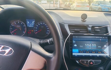 Hyundai Solaris II рестайлинг, 2013 год, 680 000 рублей, 9 фотография