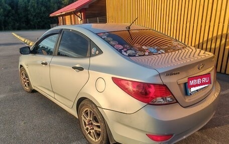 Hyundai Solaris II рестайлинг, 2013 год, 680 000 рублей, 3 фотография
