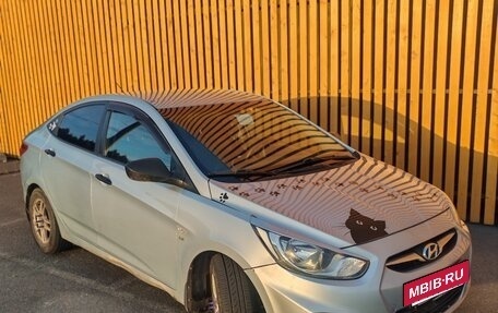 Hyundai Solaris II рестайлинг, 2013 год, 680 000 рублей, 2 фотография