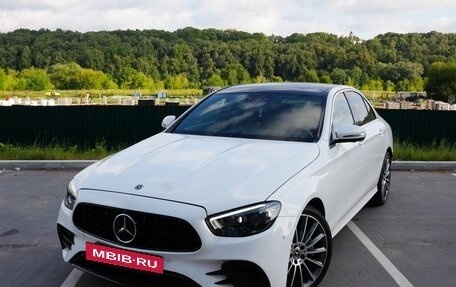 Mercedes-Benz E-Класс, 2021 год, 4 900 000 рублей, 3 фотография