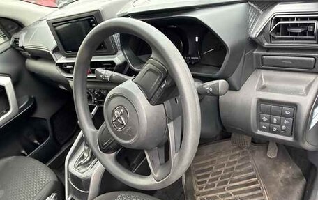 Toyota Raize I, 2022 год, 1 250 000 рублей, 4 фотография