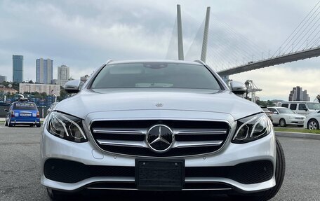 Mercedes-Benz E-Класс, 2019 год, 2 400 000 рублей, 1 фотография