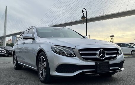 Mercedes-Benz E-Класс, 2019 год, 2 400 000 рублей, 2 фотография
