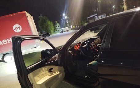 BMW 5 серия, 2004 год, 800 000 рублей, 2 фотография