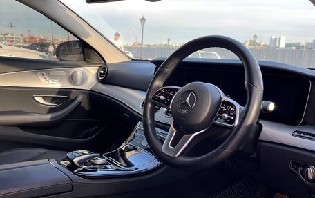 Mercedes-Benz E-Класс, 2019 год, 2 400 000 рублей, 7 фотография