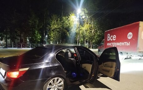 BMW 5 серия, 2004 год, 800 000 рублей, 3 фотография