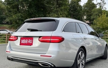 Mercedes-Benz E-Класс, 2019 год, 2 400 000 рублей, 6 фотография