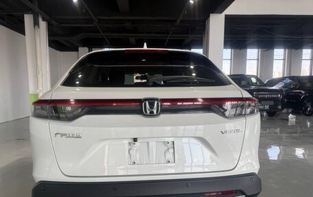 Honda Vezel, 2023 год, 1 940 000 рублей, 5 фотография