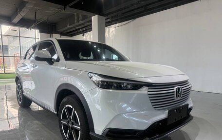 Honda Vezel, 2023 год, 1 940 000 рублей, 3 фотография