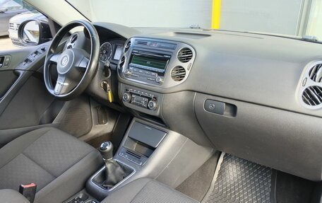 Volkswagen Tiguan I, 2011 год, 971 000 рублей, 11 фотография