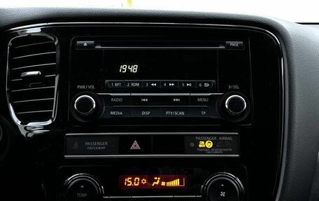 Mitsubishi Outlander III рестайлинг 3, 2019 год, 2 390 000 рублей, 15 фотография