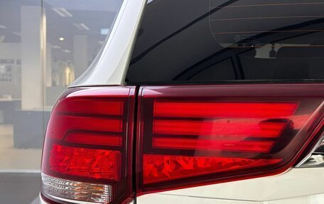Mitsubishi Outlander III рестайлинг 3, 2019 год, 2 390 000 рублей, 10 фотография