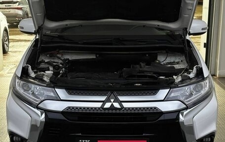 Mitsubishi Outlander III рестайлинг 3, 2019 год, 2 390 000 рублей, 9 фотография