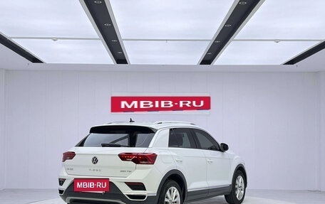 Volkswagen T-Roc I, 2022 год, 1 627 009 рублей, 5 фотография