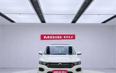 Volkswagen T-Roc I, 2022 год, 1 627 009 рублей, 2 фотография