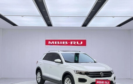Volkswagen T-Roc I, 2022 год, 1 627 009 рублей, 3 фотография