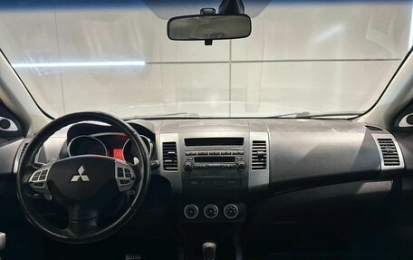 Mitsubishi Outlander III рестайлинг 3, 2008 год, 902 000 рублей, 13 фотография