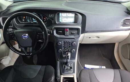 Volvo V40 II рестайлинг, 2014 год, 800 000 рублей, 5 фотография