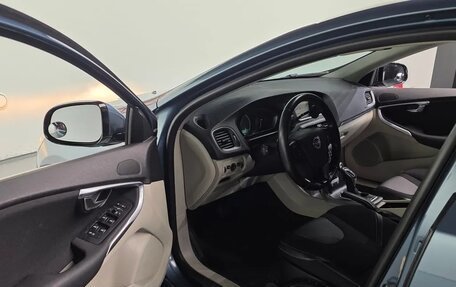 Volvo V40 II рестайлинг, 2014 год, 800 000 рублей, 7 фотография