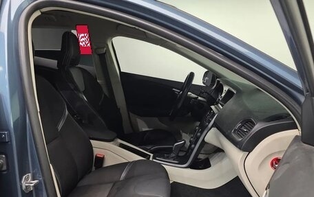 Volvo V40 II рестайлинг, 2014 год, 800 000 рублей, 9 фотография