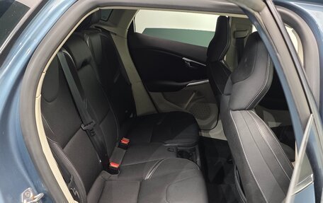 Volvo V40 II рестайлинг, 2014 год, 800 000 рублей, 17 фотография