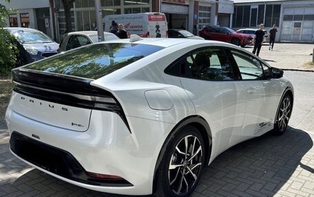 Toyota Prius IV XW50, 2025 год, 2 500 666 рублей, 3 фотография