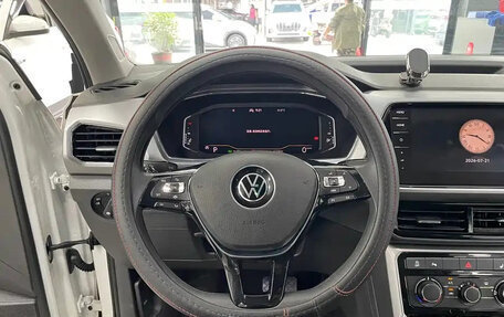 Volkswagen T-Cross I, 2023 год, 1 560 177 рублей, 8 фотография